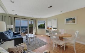 Beach Room 220
